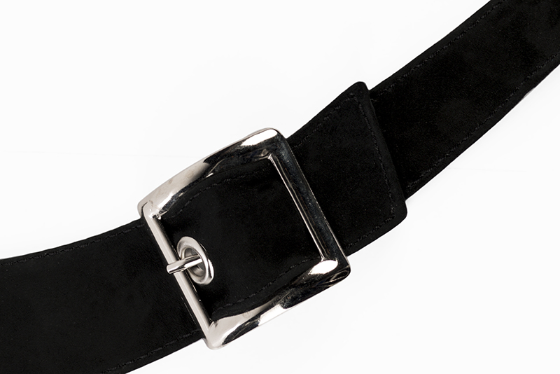 Matt black women's ankle bracelets, to wear over boots. Profile view - Florence KOOIJMAN